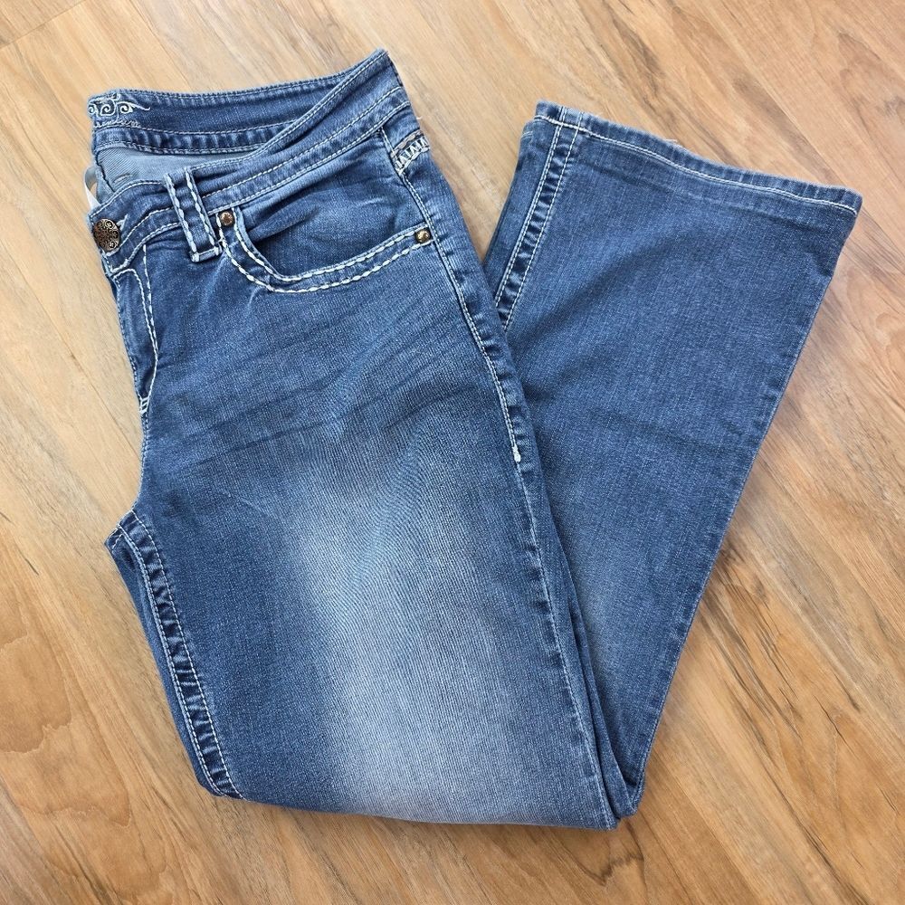 💇‍♀️Maurices Premium Blue Embroider Bootcut Denim Jeans Size 18